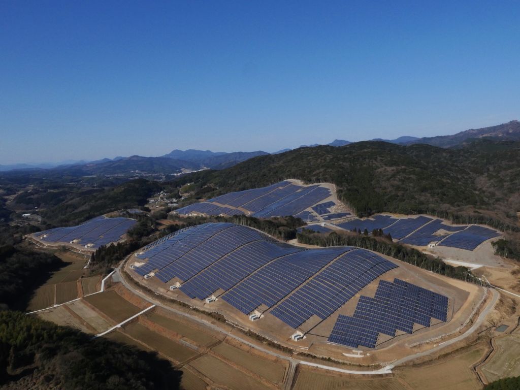 Auctions could cap PV deployment at just 2GW to 3GW a year over the next 15 years, according to JREF's interpretation of the government's own PV Outlook documents. Image: Hanwha Q Cells.