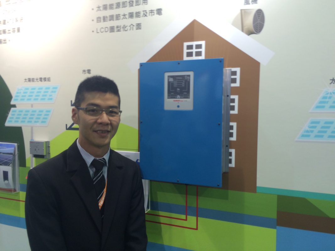 Wayne Liang, sales manager, Hamak Technology with the new batteryless hybrid system. Credit: Tom kenning