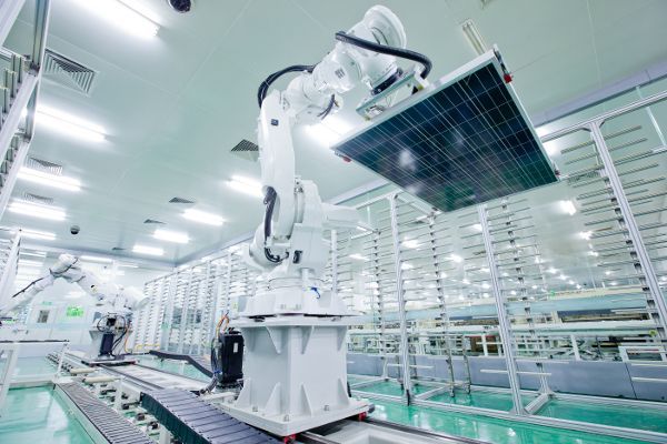 JinkoSolar has been including Industry 4.0 systems and technology for its module assembly production lines in China. Image: JinkoSolar