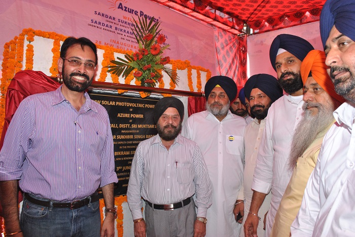L-R Preet Sandhu, H S Wadhwa, Sukhbir Singh Badal and Bikram Singh Majithia at the plant inauguration. Credit: Azure Power.