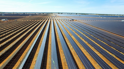 The Nyngan project is one of a relatively few operational large-scale PV power plants in Austalia. Image: First Solar.