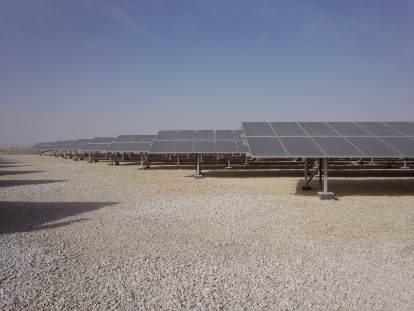 An early array in Saudi Arabia. Credit: Suntech.