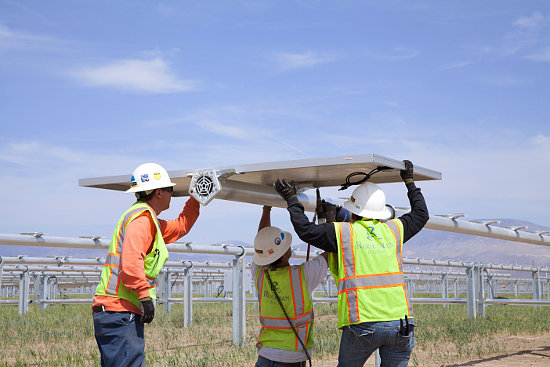US-headquartered PV manufacturers SunPower and First Solar are expected to collectively sell their stakes in their joint venture yieldco, 8point3 Energy Partners. Image: SunPower