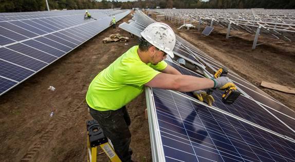The Alberta government is hoping to stimulate investment and job creation in solar. Source: Canadian Solar.