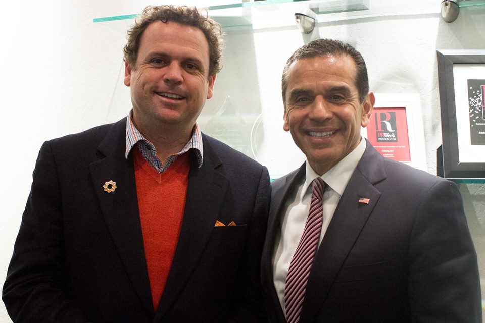 Danny Kennedy (left) with former Los Angeles mayor  Antonio R. Villaraigosa in 2014. Image: Sungevity facebook page.