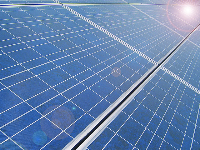 SEIA will collaborate with companies like First Solar, SunPower, Flex, JinkoSolar, Panasonic, SolarCity and Trina Solar as part of the program. Image: Creative Commons / Chandra Marsono