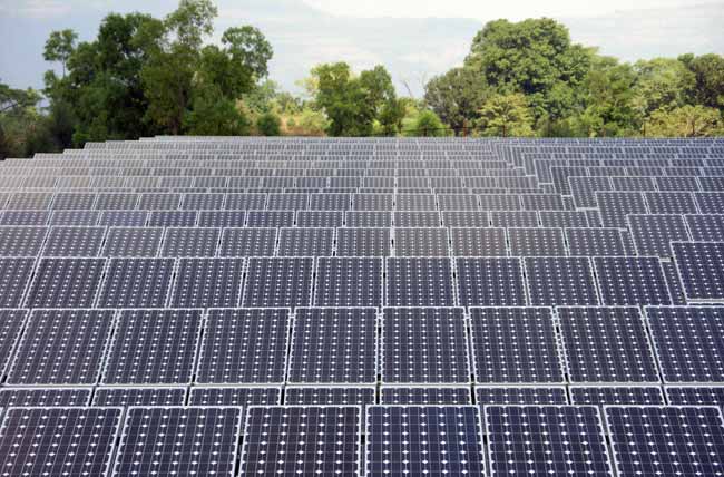 Big solar in India remains steady but face difficulties as the mass exodus of migrant workers unfolds under COVID-19 lockdown. Credit: Tata
